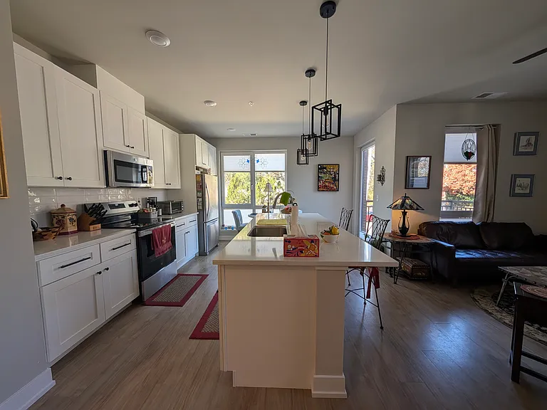 Speedway Apartments — Photo 6
