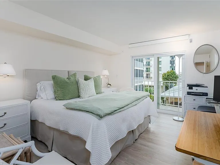 3450 Gulf Shore Blvd N #210 — Photo 20