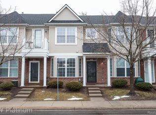 3835 Cherry Creek Ln, Sterling Heights, MI 48314