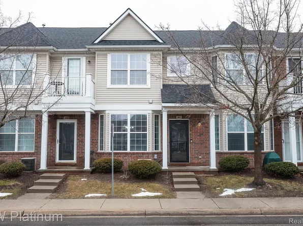 3835 Cherry Creek Ln, Sterling Heights, MI 48314