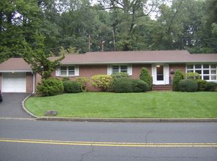 2 Constantine Pl, Summit, NJ 07901