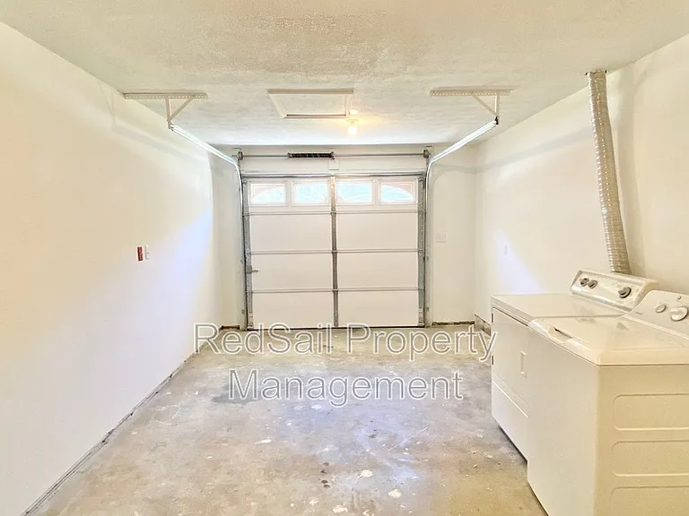 39 Whites Ln #A — Photo 16