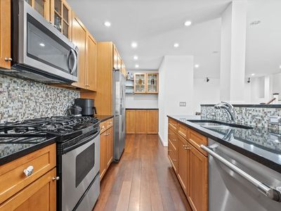 452 Park Dr APT 12A, Boston, MA, 02215