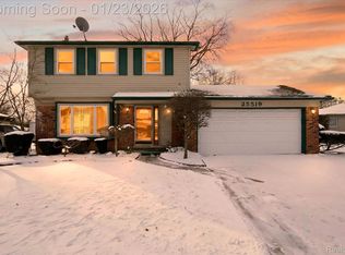 25519 Rusty St, Taylor, MI 48180