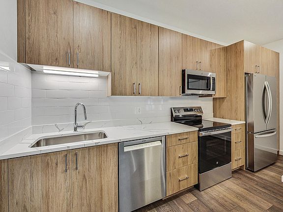 5th image of 6122 S University Ave #102