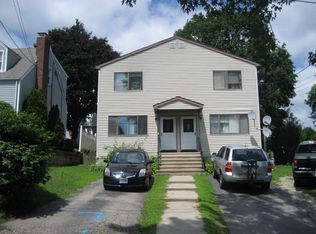11 Bluff St, Derby, CT 06418