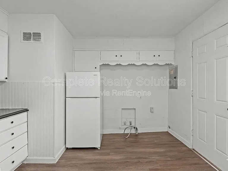 9823 Winkler Dr — Photo 21