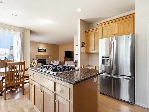 5th image of 15946 SE Henderson Way