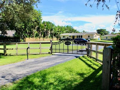 14450 SW 24th St, Davie, FL, 33325