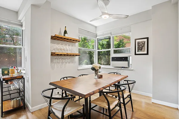 Dining area, photo 1