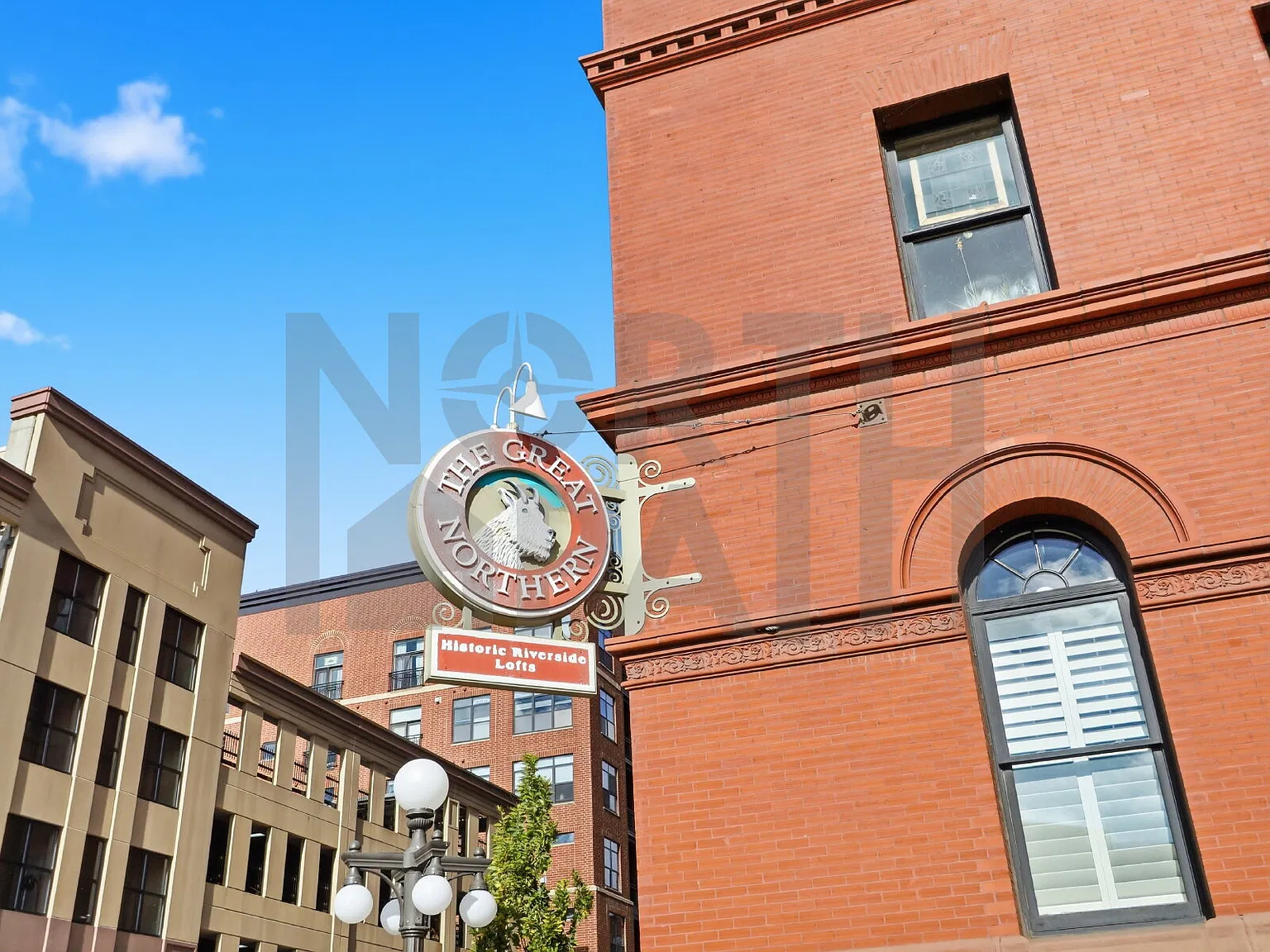 2 bed, 2.0 bath, 2113 sqft, $2,400 — Photo 3