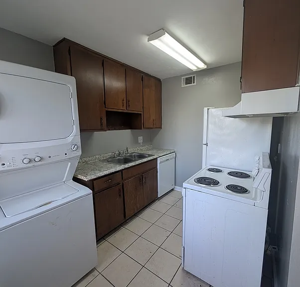 205 Lovelace Dr #1 — Photo 4