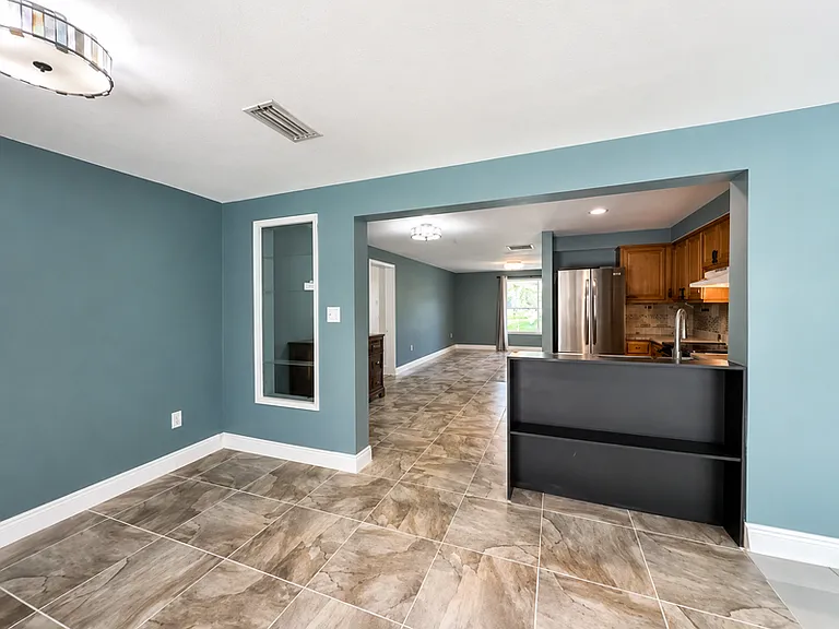 2055 Hyatt Dr — Photo 6