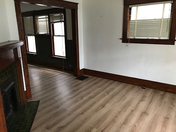 2nd image of 819 W 23rd St #1