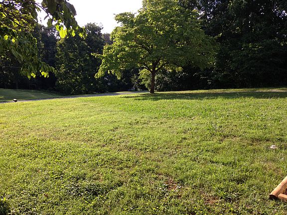 3rd image of 1851 Holston Dr