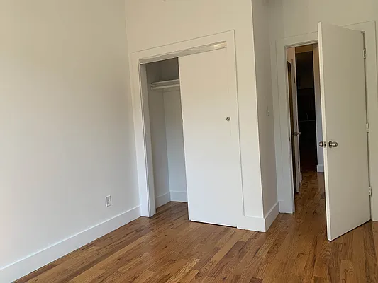 Rented by Rumah Realty Inc | media 8