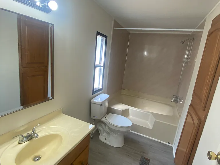 216 Crestview — Photo 7