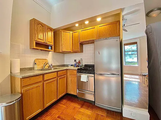 Rented by Oxford Property Group | media 11