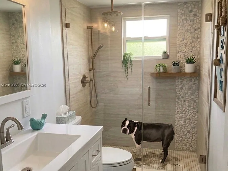 130 NE Gumbo Limbo Dr — Photo 5