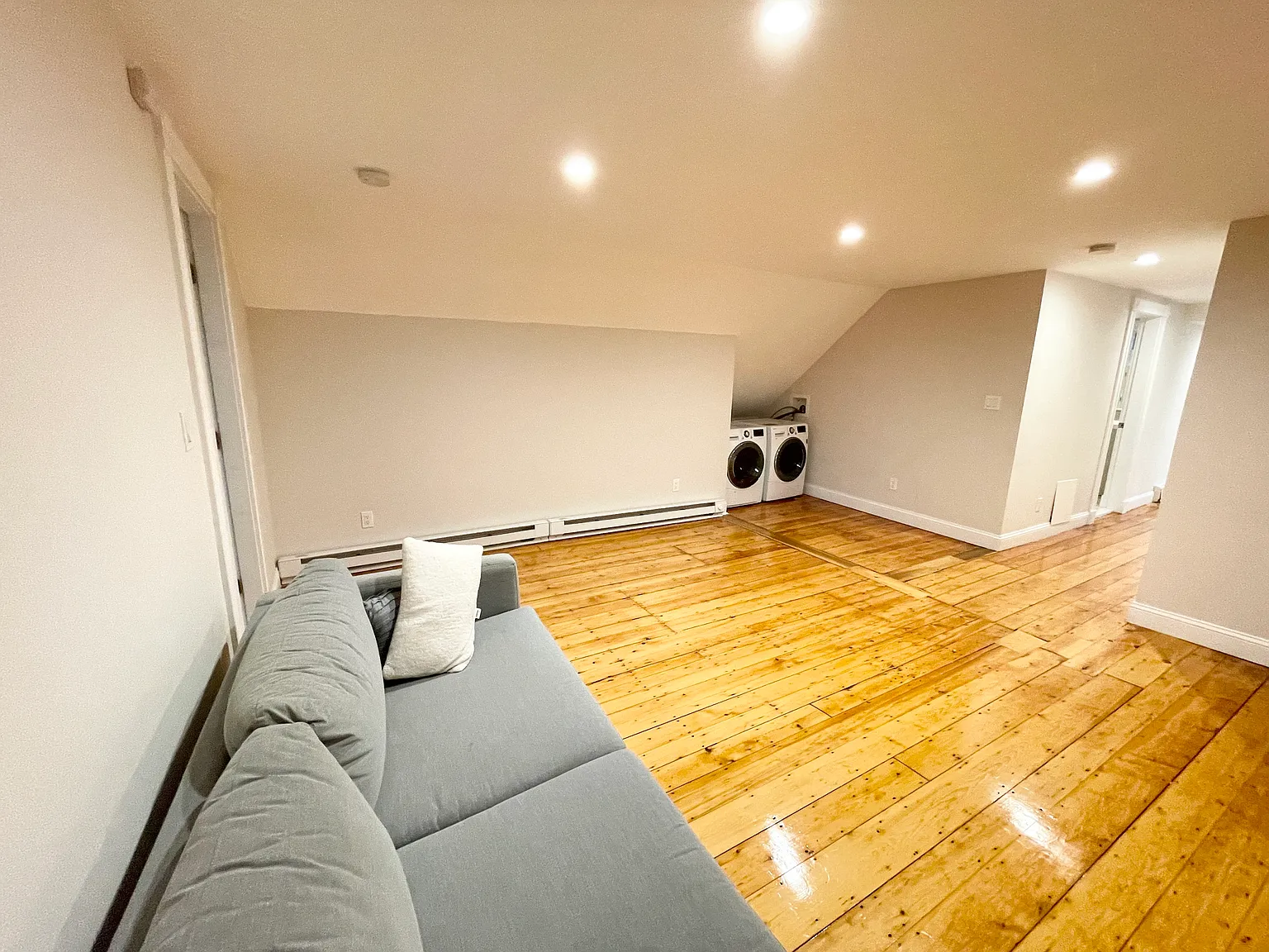 6 bed, 1500 sqft, $10,200 — Photo 3
