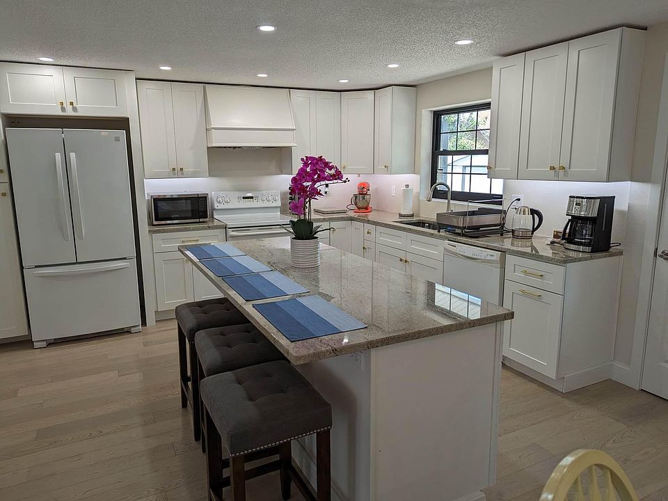 1st image of 518 Casas Bonitas Way