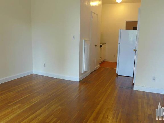 2nd image of 400 W 45th St APT 4B