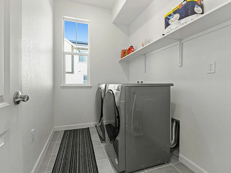 6429 Laguna Seca Ln — Photo 21