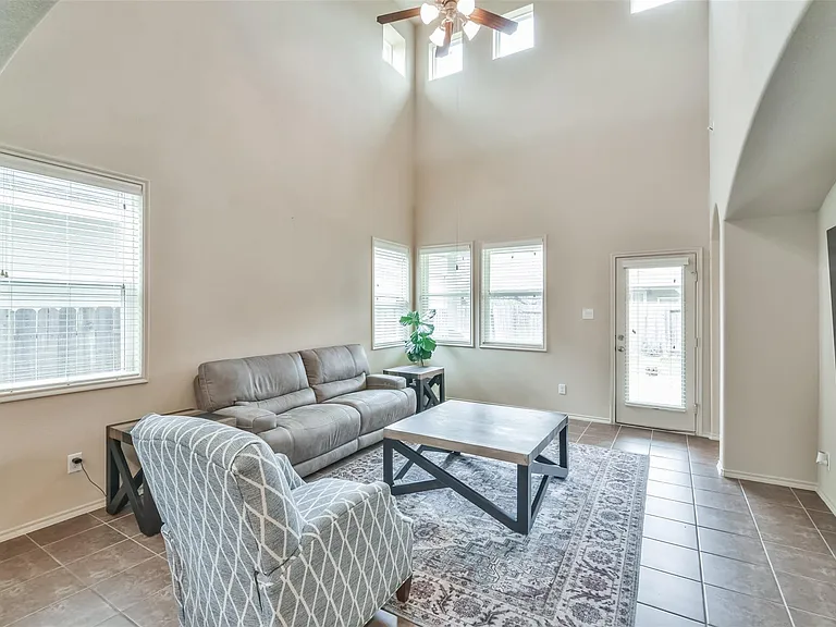 18226 Chianti Ridge Dr — Photo 15