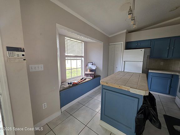 3rd image of 6602 Emil Ave