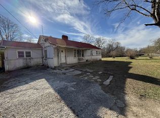 10861 Old Highway 52, Westmoreland, TN 37186