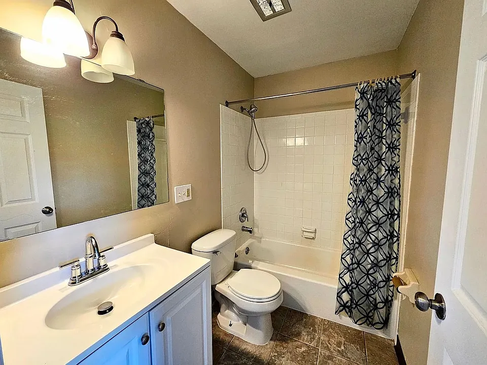 full bath with tub