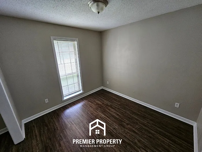 6329 Ridge Manor Dr — Photo 4