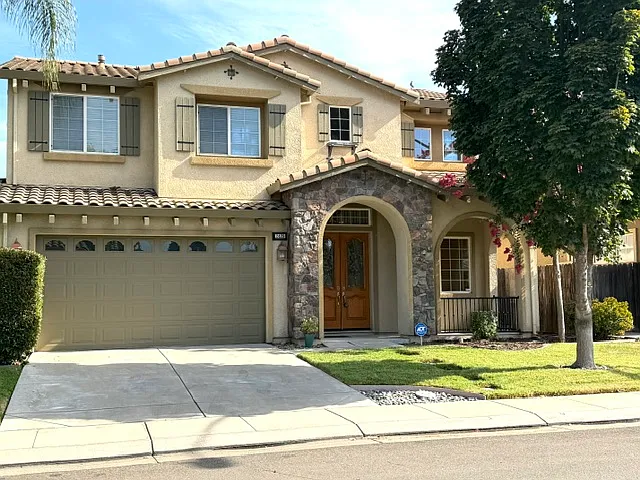 2429 Kiska Dr — Photo 2