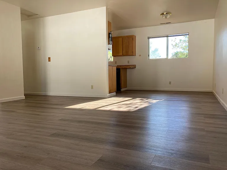 16486 Main St #B — Photo 7