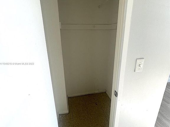 5th image of 1750 NE 191st St APT 519-3