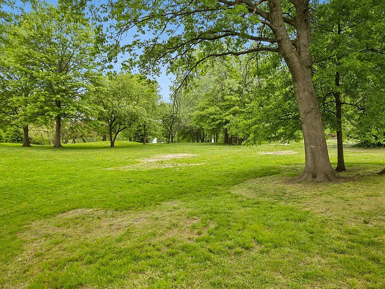 8450 Boulevard East #3B — Photo 17