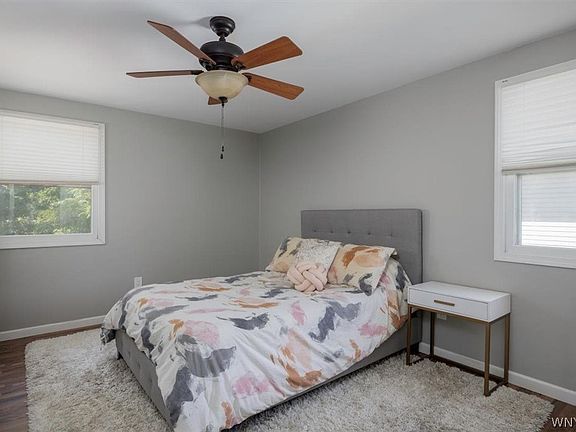 3rd image of 39 Gary Ln