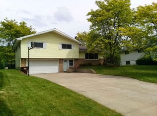926 W Thomas L Pkwy, Lansing, MI 48917
