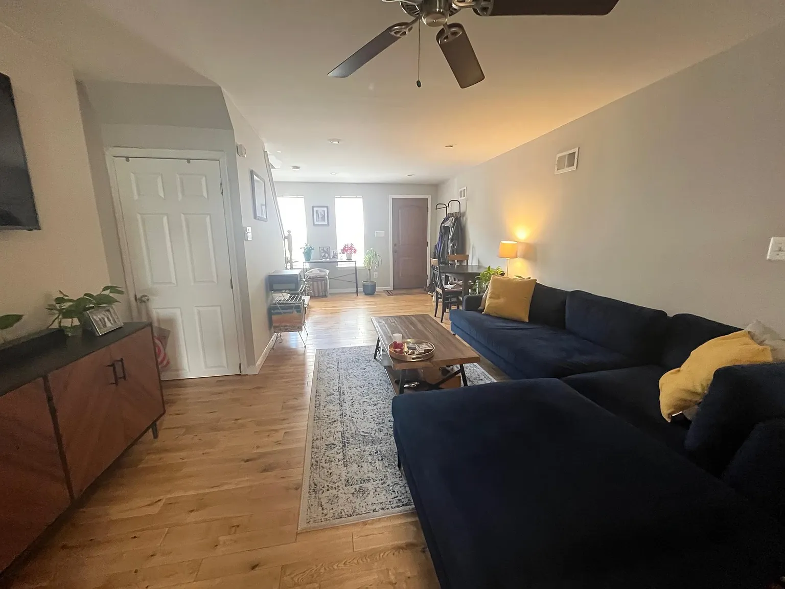 2 bed, 965 sqft, $2,300 — Photo 3