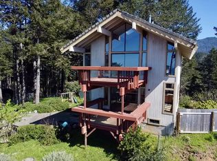 135 Ridgeview Cir, Whitethorn, CA 95589