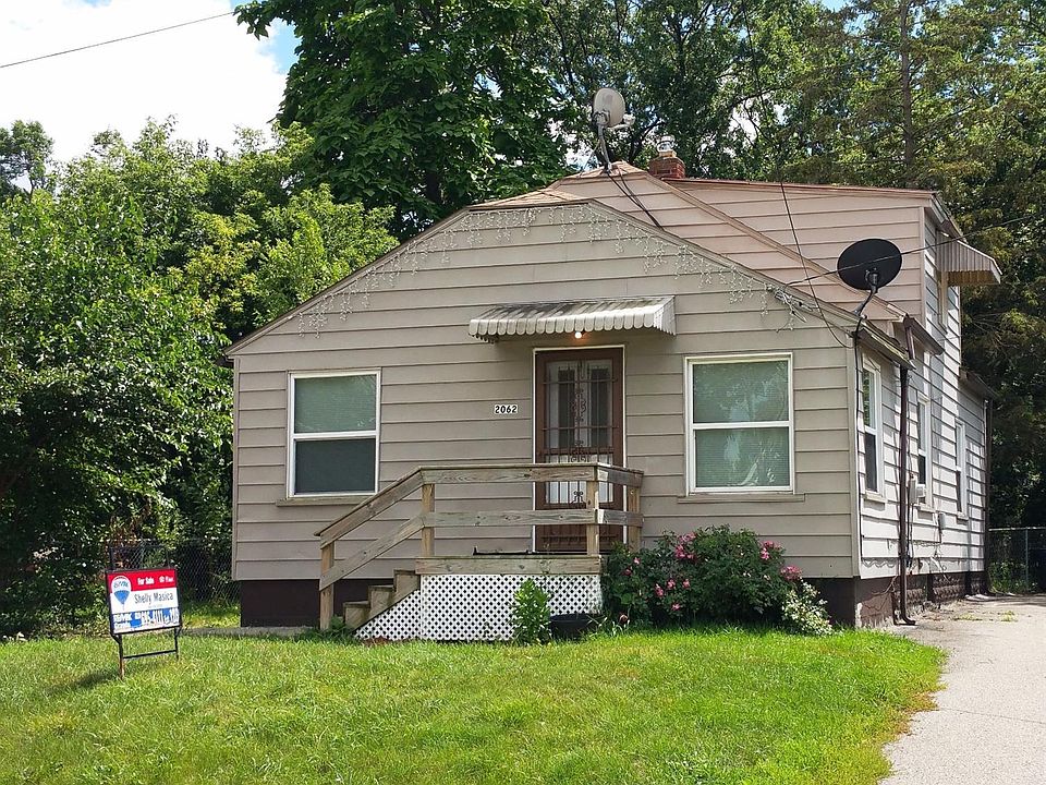 1st image of 2062 E Schumacher St