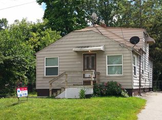 2062 E Schumacher St, Burton, MI 48529
