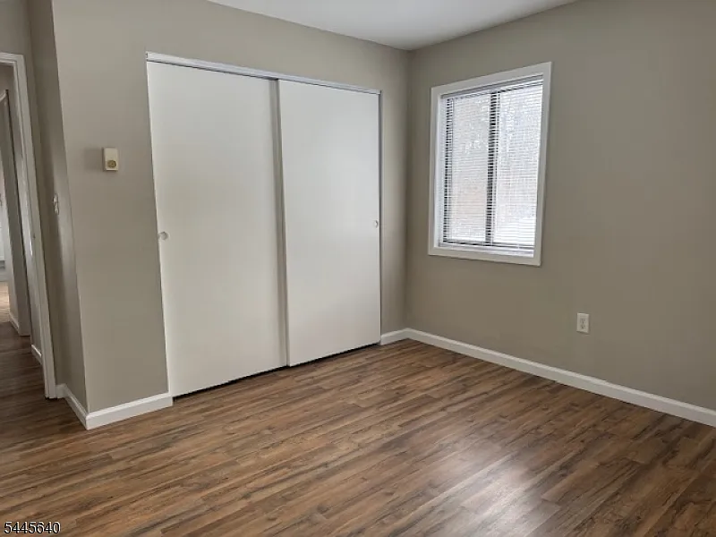 2 bed, 1.0 bath, 1040 sqft, $2,100 — Photo 3