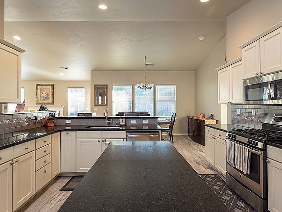 4th image of 4709 S Coyote Creek Ln