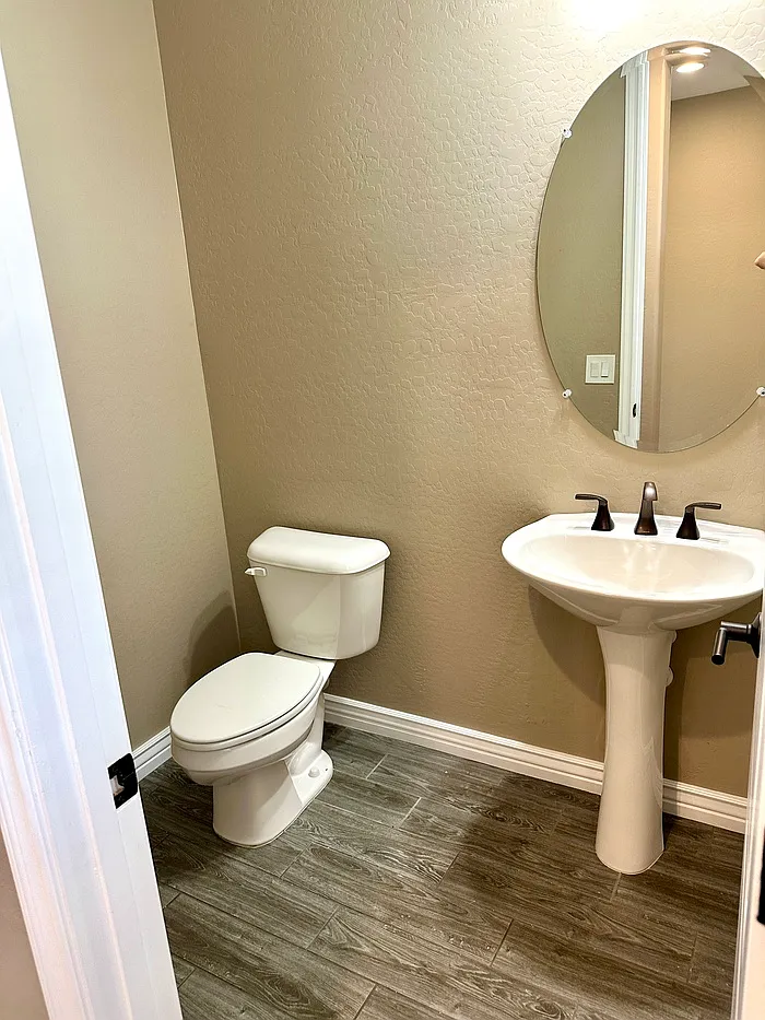 3 bed, 2.5 bath, 1808 sqft, $2,295 — Photo 3