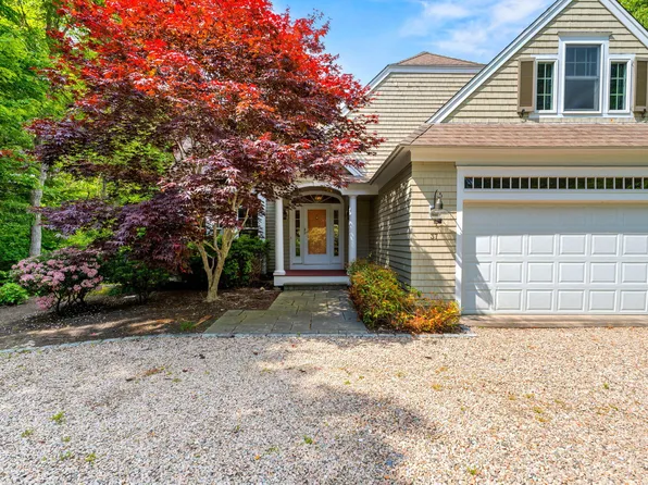 37 Driftwood Circle, Mashpee, MA 02649