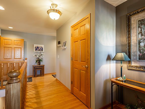 4th image of 1626 Vivian Ct
