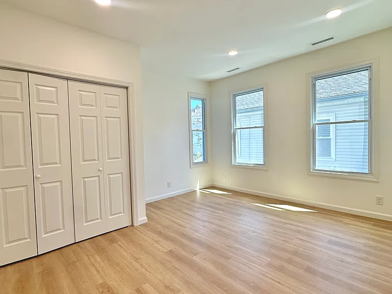 216 Minerva St #2 — Photo 8