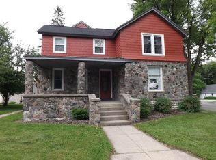 122 Clark St, Pewaukee, WI 53072