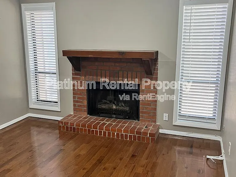 1555 Terrell Mill Pl SE #E — Photo 8